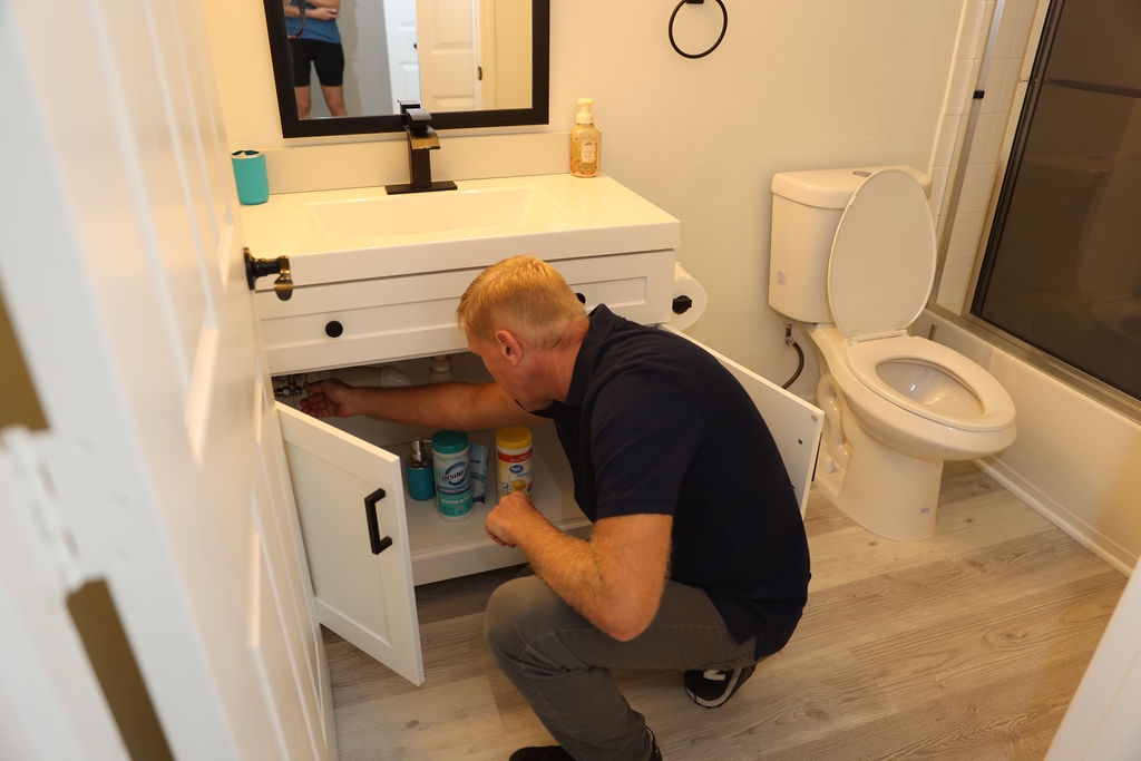 Small plumbing and faucet repair help in Naples, FL bathroom
